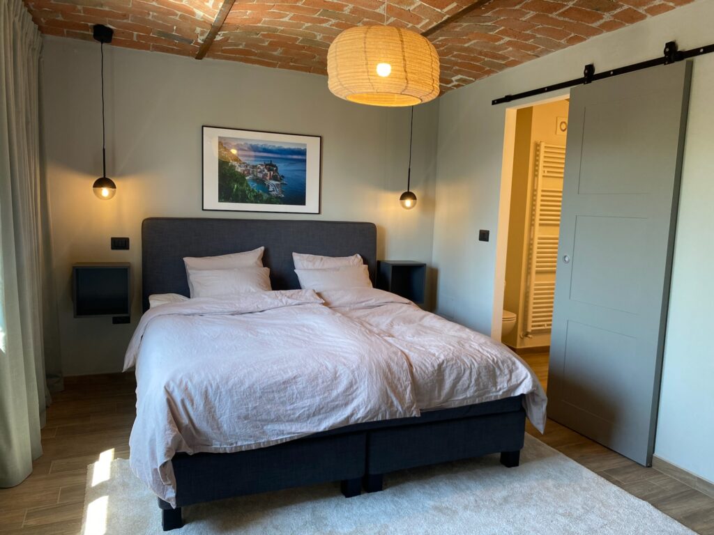 Beautiful villa to rent in Piemonte Italy bedroom